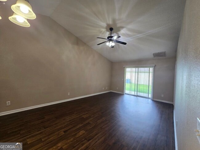 Building Photo - 407 S Ashley St