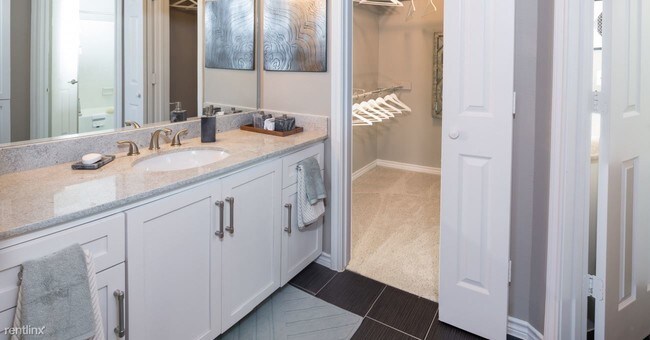 Building Photo - 385 LAS COLINAS Blvd E