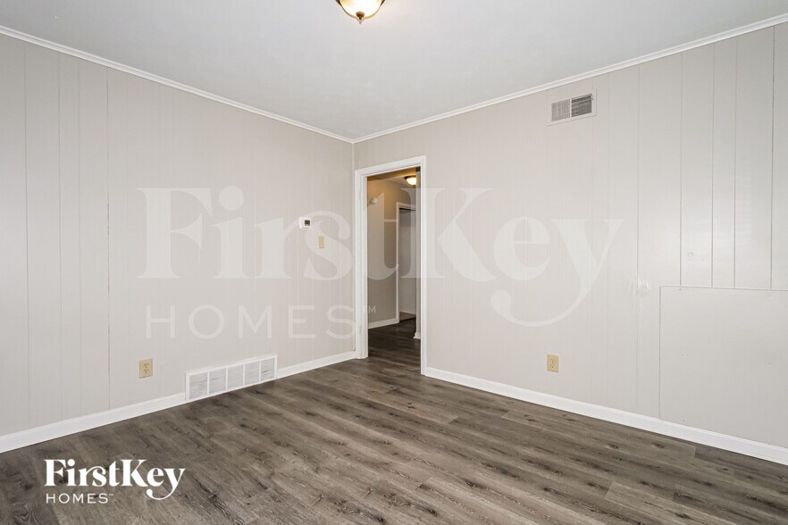 Building Photo - 1928 Croydon Ave