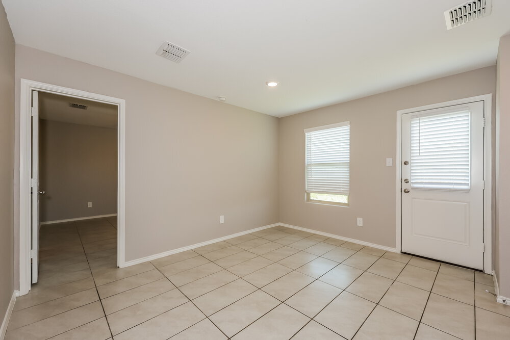 Building Photo - 1149 Crestview Dr
