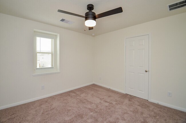 Building Photo - 25407 Benroe St