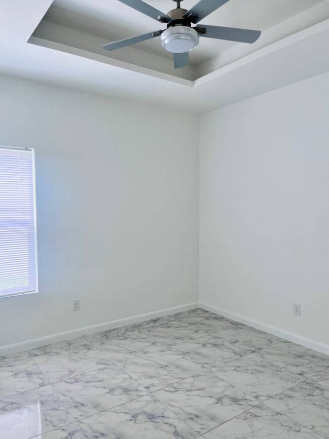 Building Photo - "Chic 2-Bed, 2-Bath Alton Apartment with Elegant Granite Touches!"