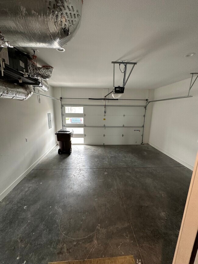 Building Photo - 704 Inspiration Blvd