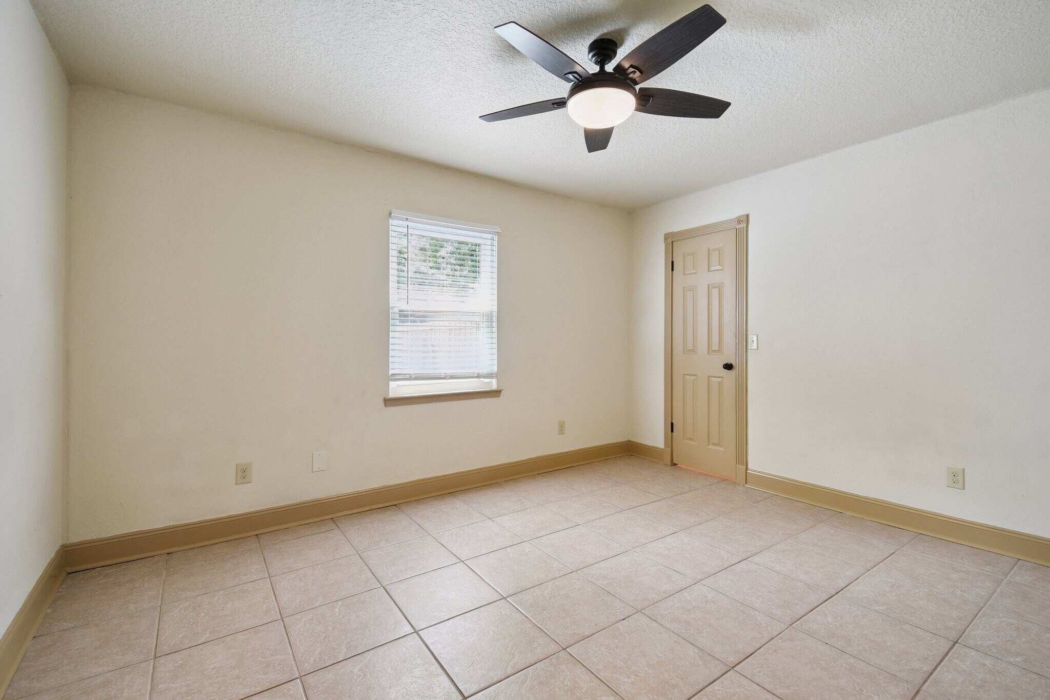 Building Photo - 2638 Kersey Ct