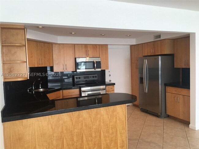 Building Photo - 1408 Brickell Bay Dr