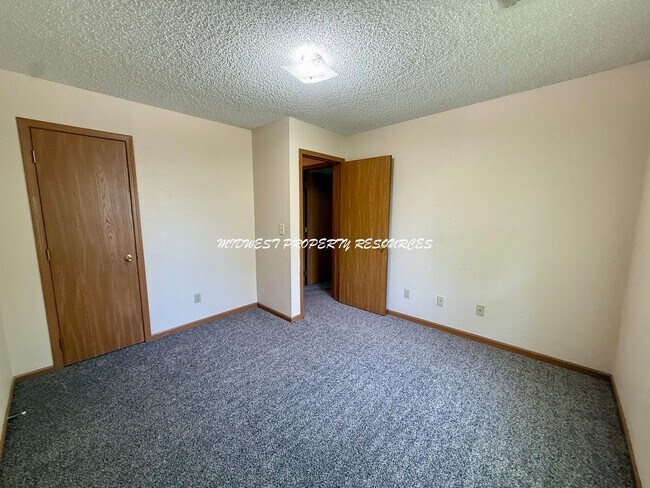 Building Photo - 503 NE Austin St