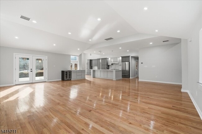 Building Photo - 17 Richter St