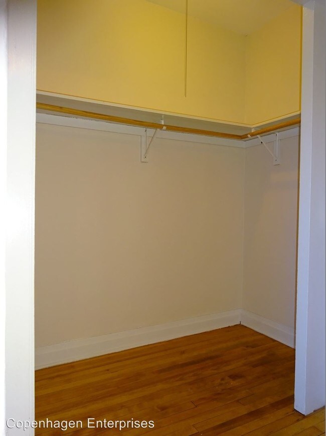 Building Photo - 1912 Clinton Ave