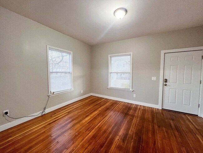 Building Photo - 154-156 Leighton Avenue