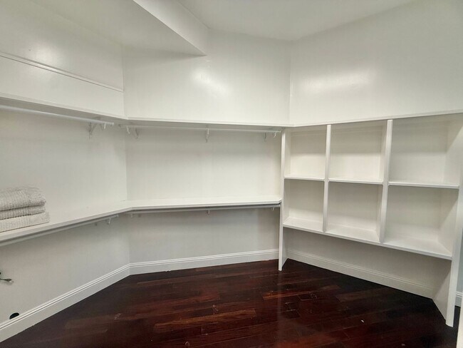 Building Photo - Partially Furnished 3 Bedroom / 2.5 Bathroom Custom Home in Sandhill Estates gated community!