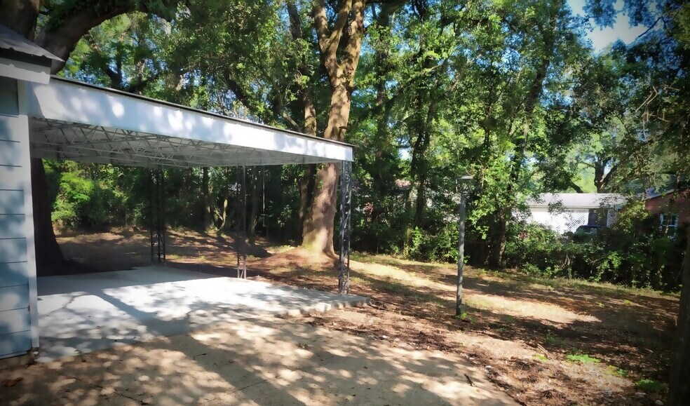 Building Photo - 4108 Ridgedale Rd