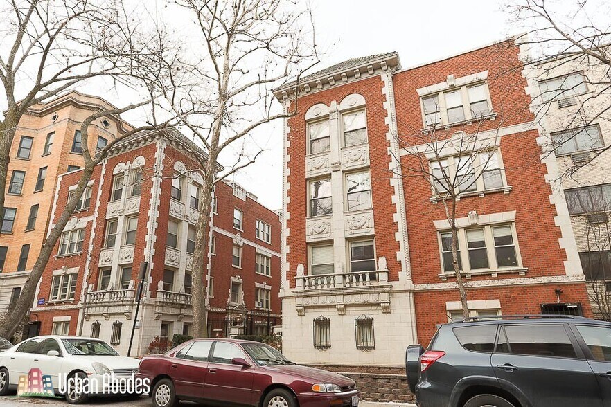 Building Photo - 544 W Surf St