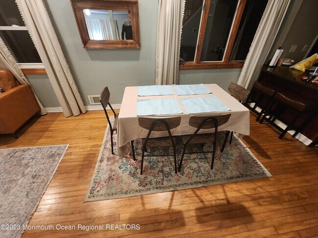 Building Photo - 26 Lincroft Ave