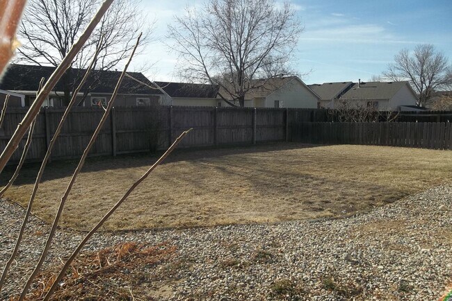 Building Photo - Spacious 5 Bedroom Home in Windsor