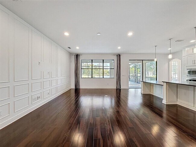 Building Photo - 10701 Laurel Vista Way