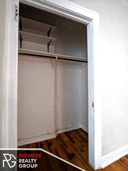 Building Photo - 1350 N Dearborn St