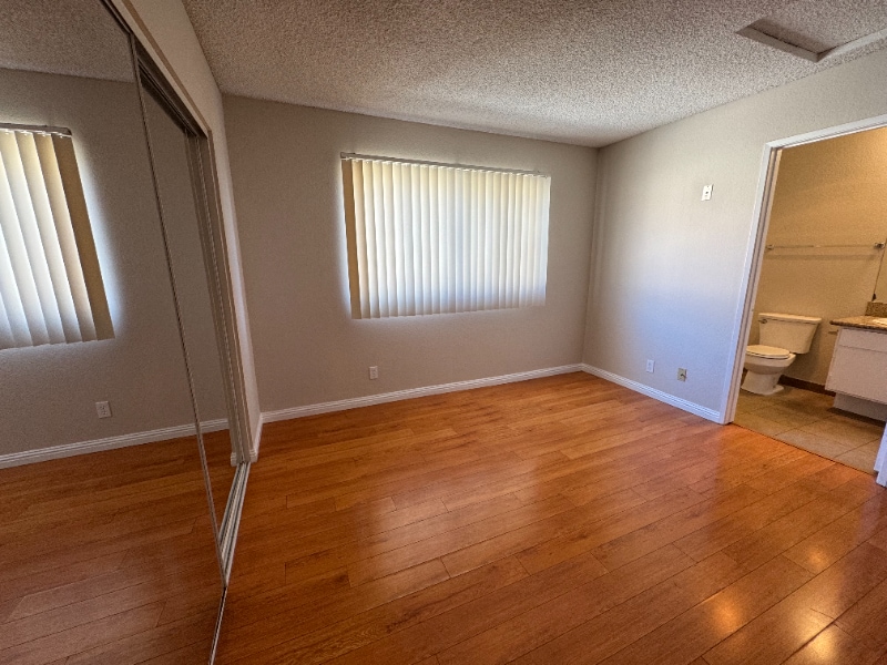 Building Photo - 626 E Verdugo Ave
