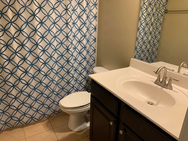 Building Photo - COMING SOON 8/8/25-BEAUTIFUL 4/2 BRICK HOM...