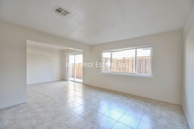 Building Photo - 3818 Otto Dr