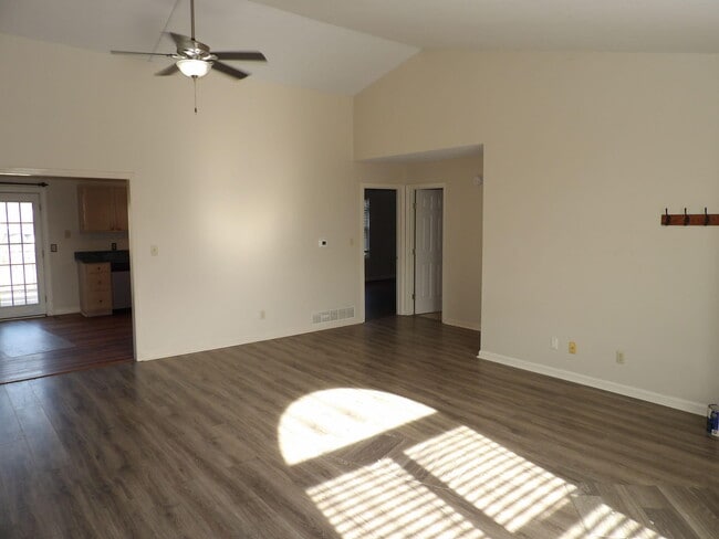 Building Photo - 107 Shannon Ln