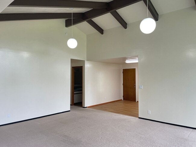 Building Photo - White, June K. (Kohala)