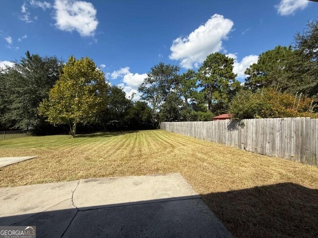 Building Photo - 240 Deerwood Dr