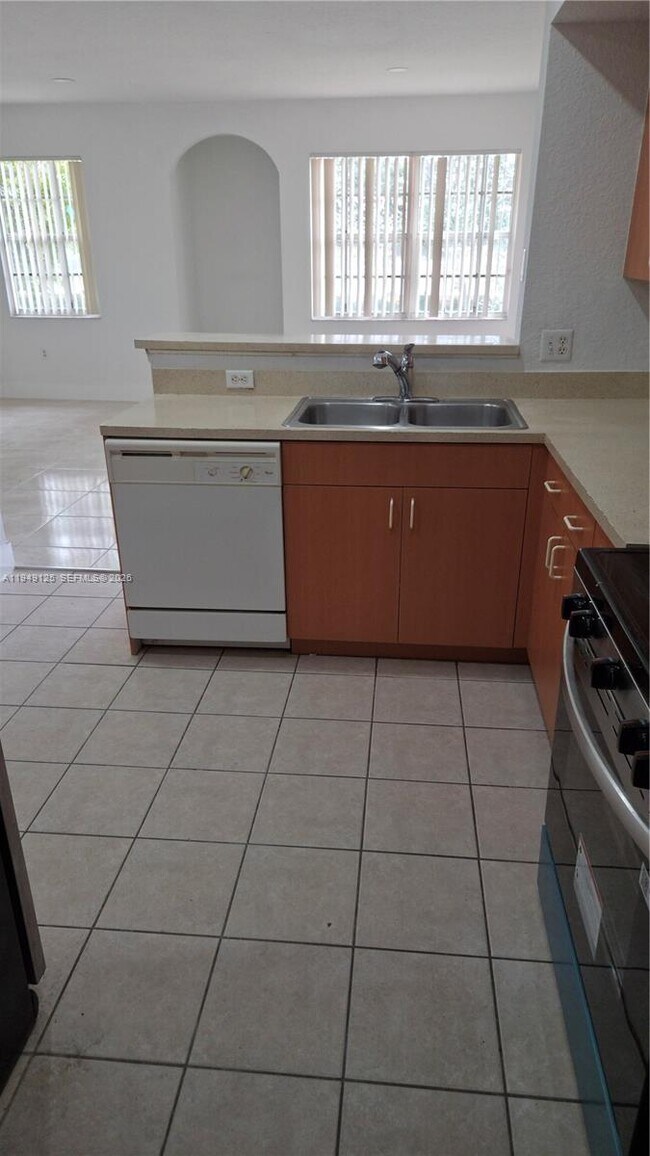 Building Photo - 2101 Belmont Ln