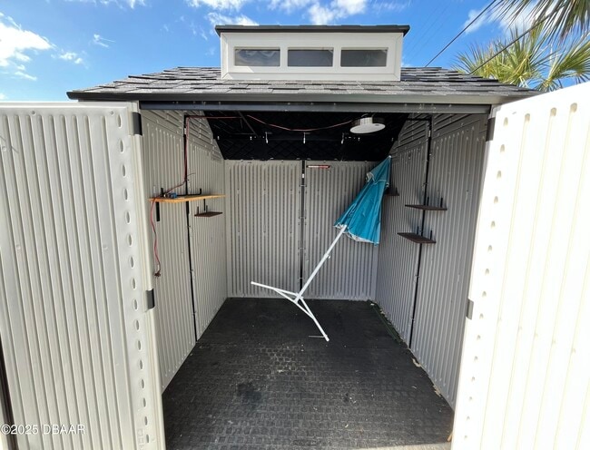 Building Photo - 515 Frances Terrace