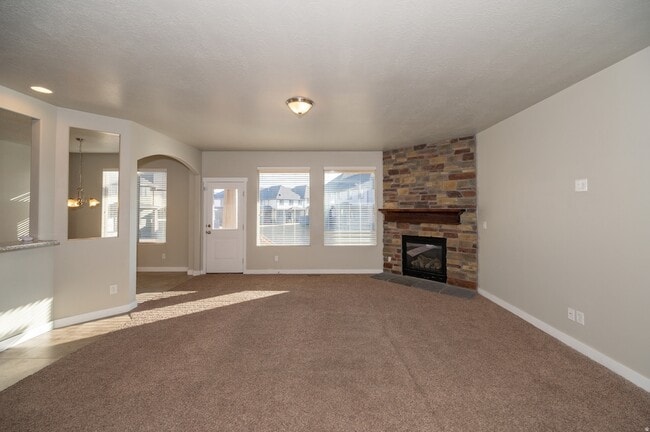 Building Photo - 4088 E Oakland Hills Dr