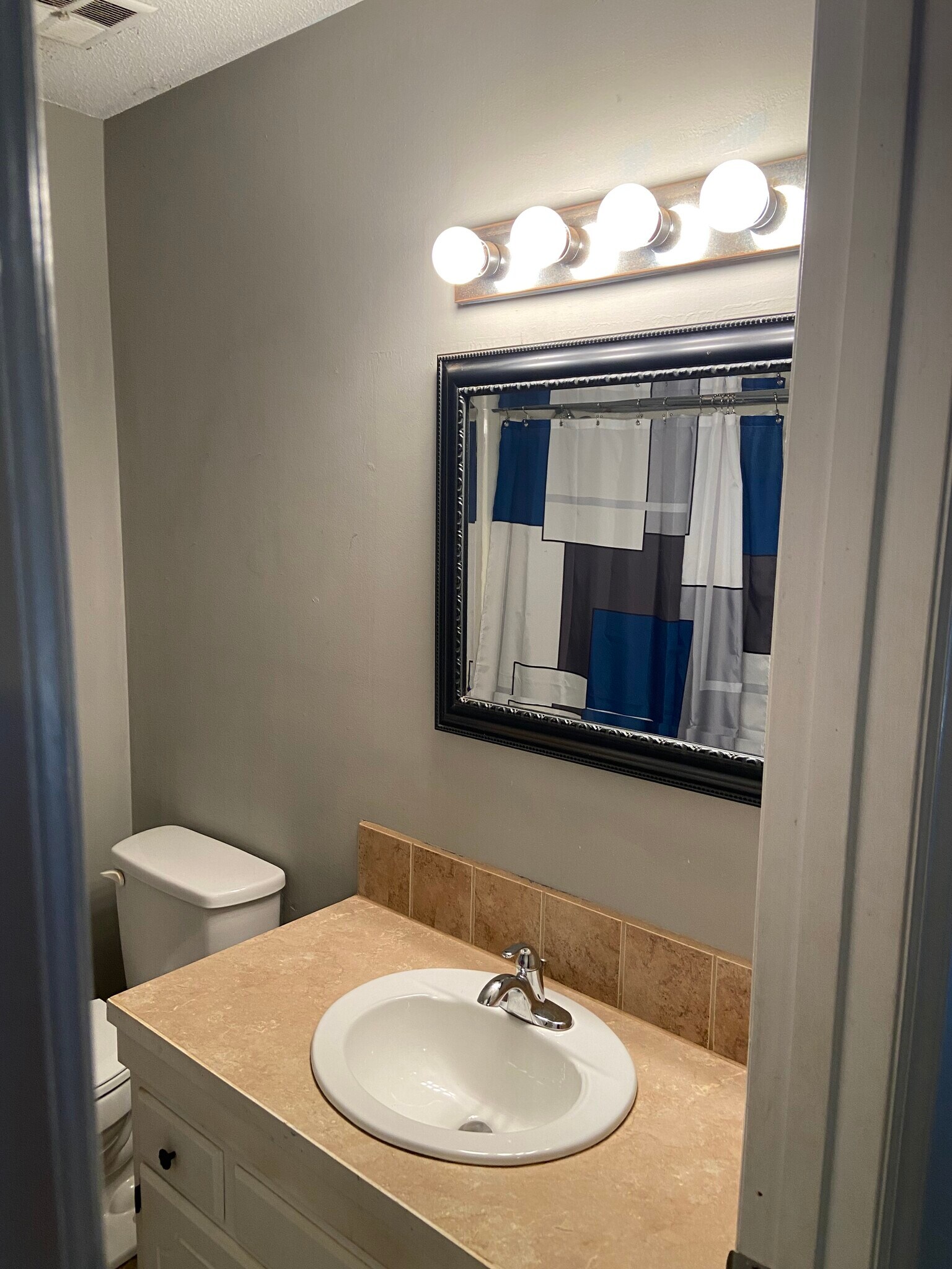 Hall Full Bath - 1416 Sharon Dr