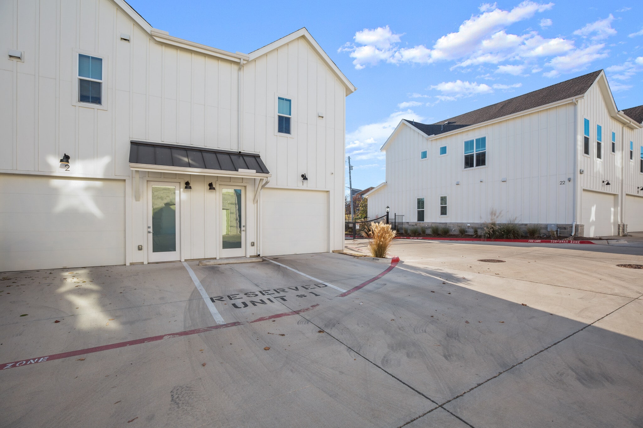 Building Photo - 2624 Metcalfe Rd