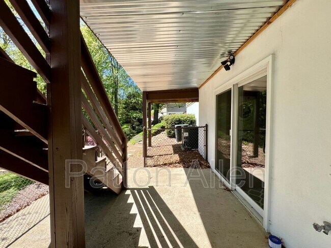Building Photo - 38 Tipton Dr