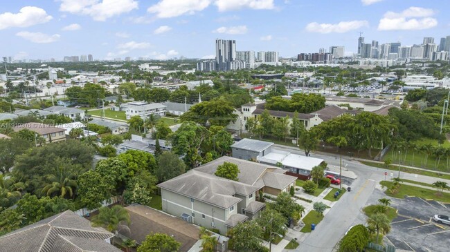Building Photo - 1110 NE 1st Ave.