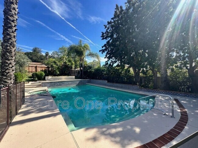 Building Photo - 1390 Calle Pecos