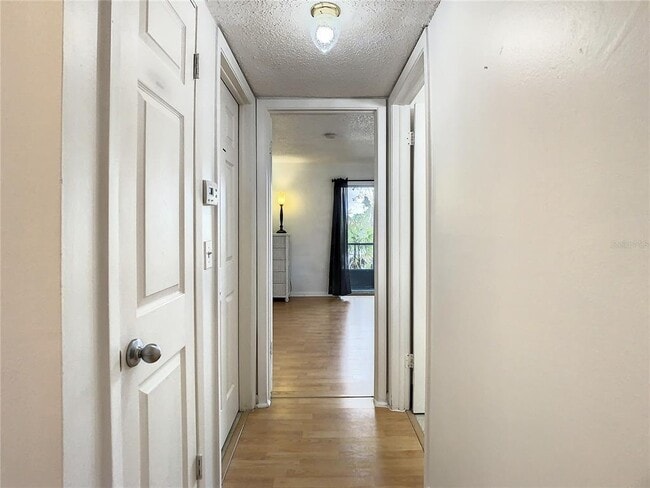 Building Photo - 9115 Tudor Dr