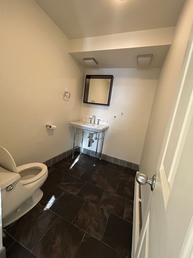 Building Photo - Century 21 Gold Rush - 3 Bed | 2 Bath | 2-Car Garage | End-Unit Condo (FAIRBANKS)