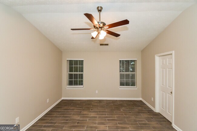 Building Photo - 1311 Ambercrest Way