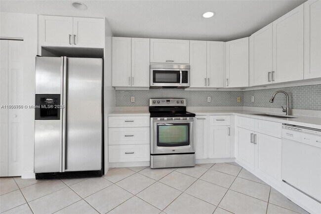 Building Photo - 16502 SW 68th Terrace