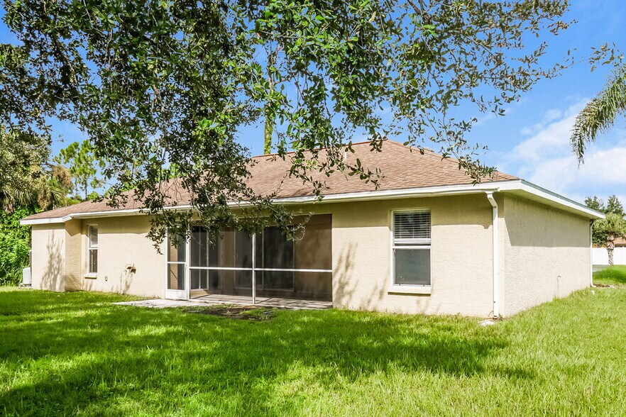 Building Photo - 3132 Eagle Pass St