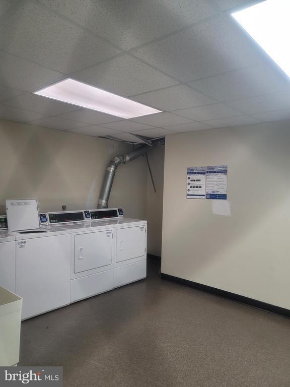 Building Photo - 625 Chesapeake St SE