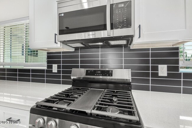 Building Photo - 3016 E Turney Ave