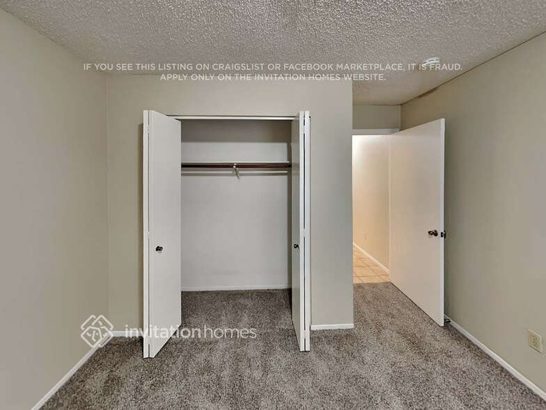 Building Photo - 7748 W Cherry Hills Dr