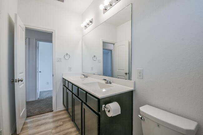 Building Photo - 18825 Amaro Hills Dr