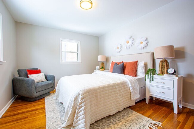 Building Photo - Beautifully Renovated with Lots of Space! 3 Bedroom / 2 Bath Ranch in Blair!