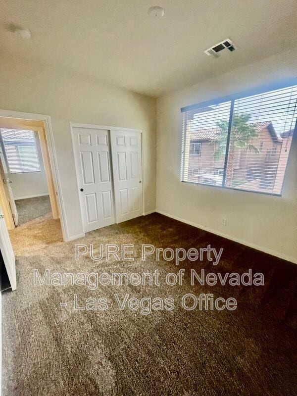 Building Photo - 117 Castle Course Ave