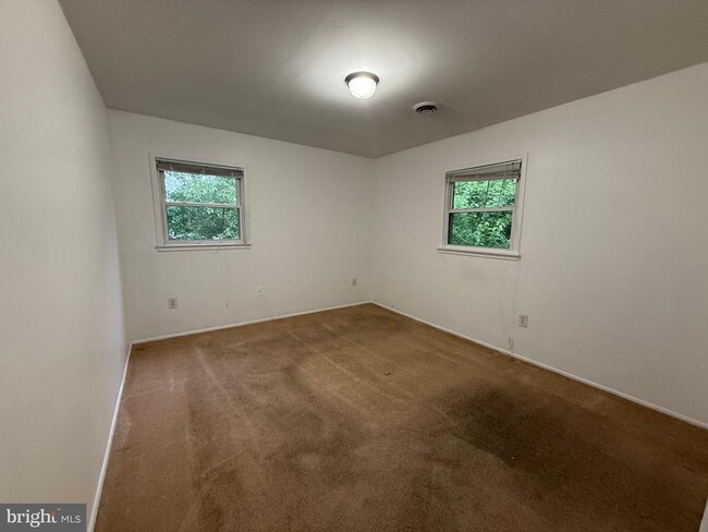 Building Photo - 4521 Edinburg Dr