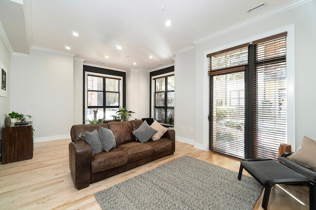 Building Photo - Poinsett Corners / Unit 110