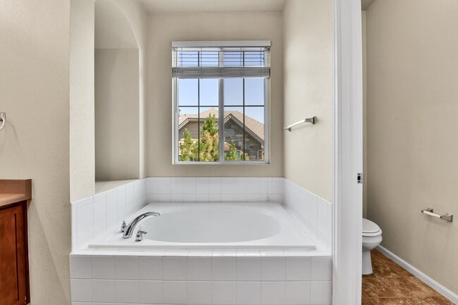Building Photo - $2,550.00, 2, 2-bed, 2 bath in Northglenn ...