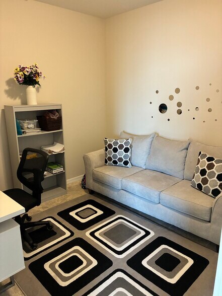 Building Photo - 8332 Enclave Way