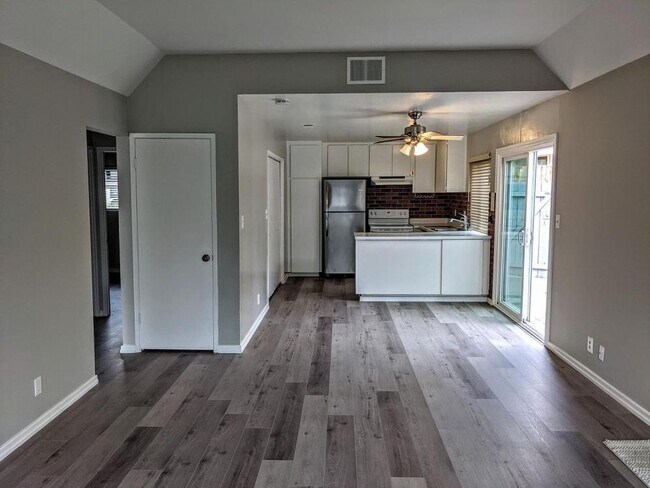 Building Photo - 2 bedroom in Fremont CA 94555